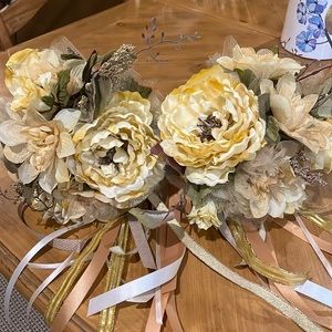 Bundle bridesmaid bouquet.